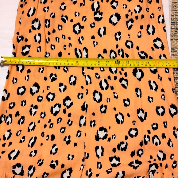💲5 for$15💲coral Cheetah print spaghetti strap ruffle leg trim v neck romper. - Picture 6 of 10